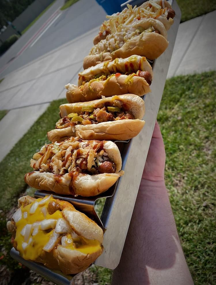 Perfect for prepping and displaying hot dogs!