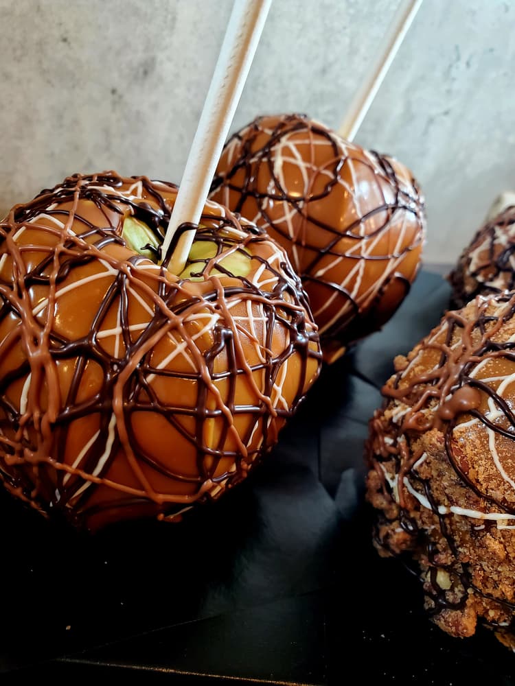 Gourmet caramel apples made with Caramel King Caramel Dip